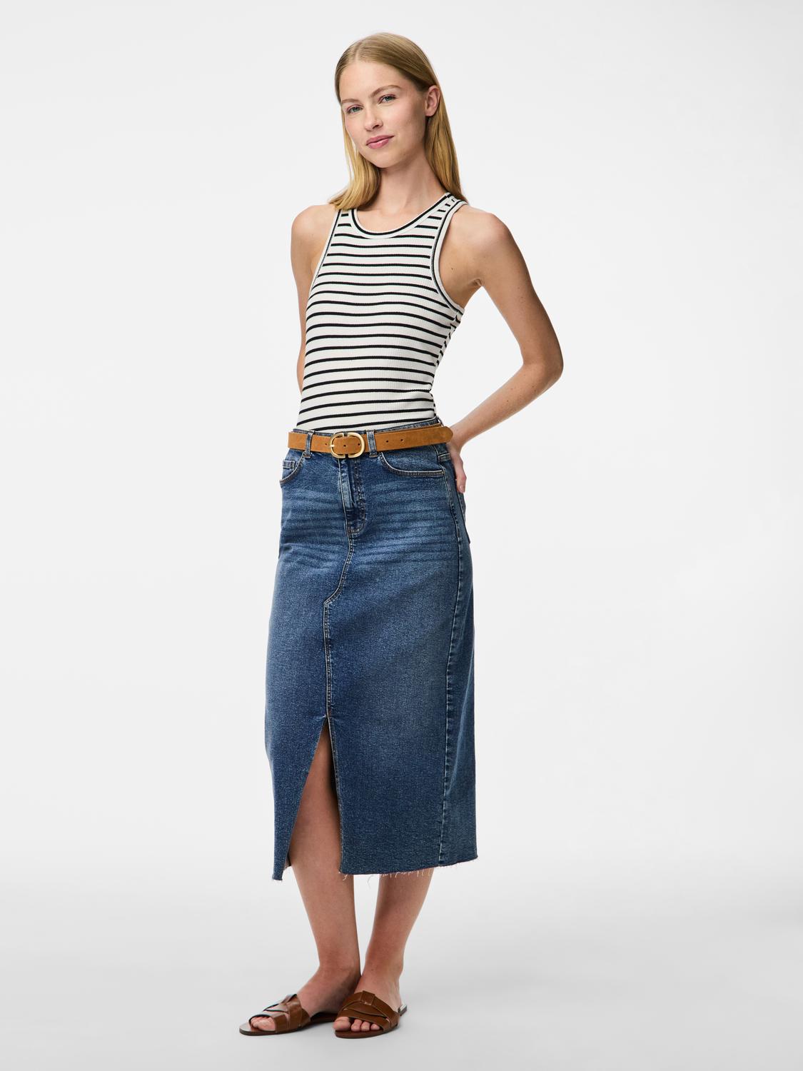 model_shot-front_full